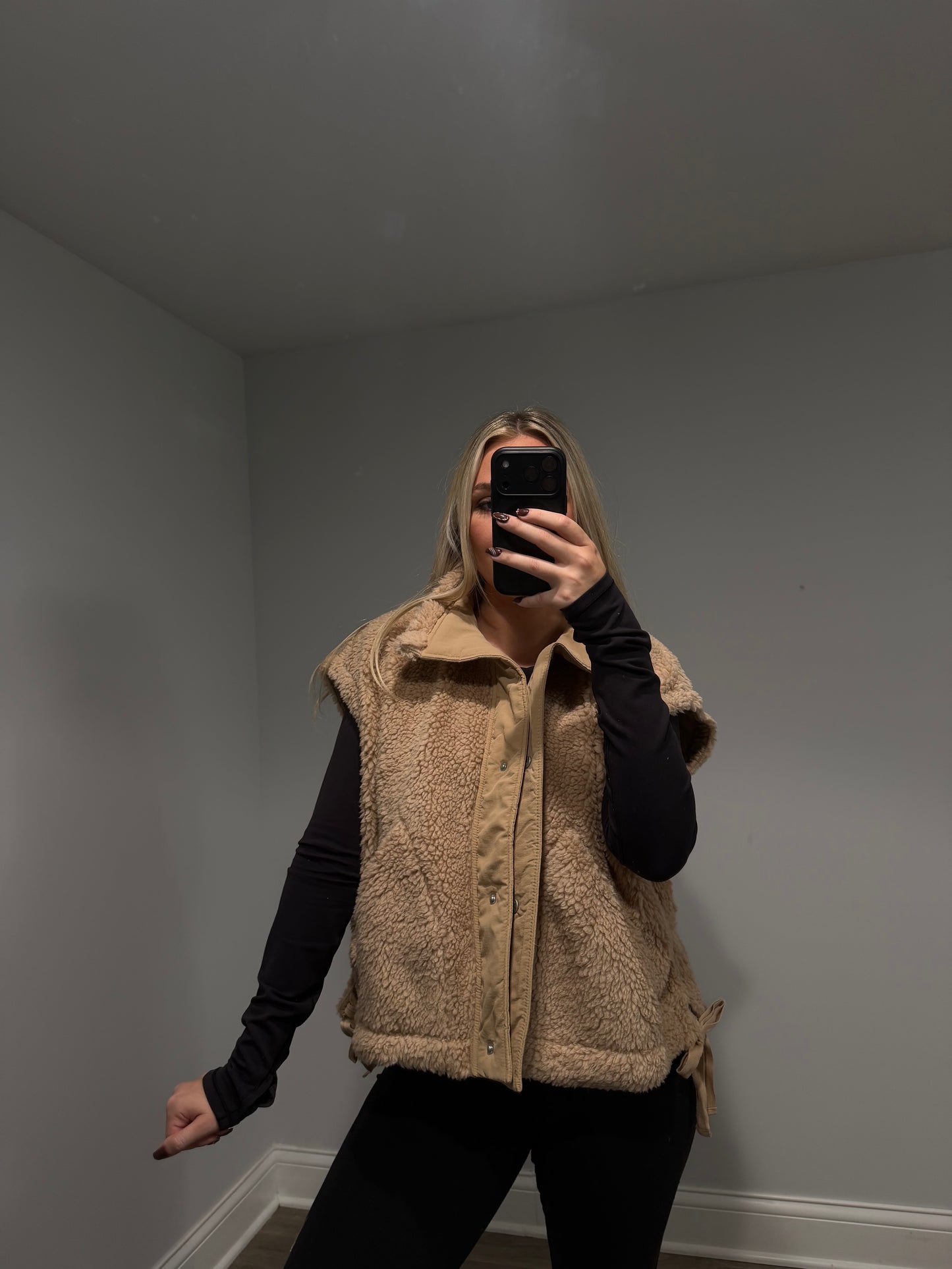Dorothy Vest Sherpa Bow - Tan
