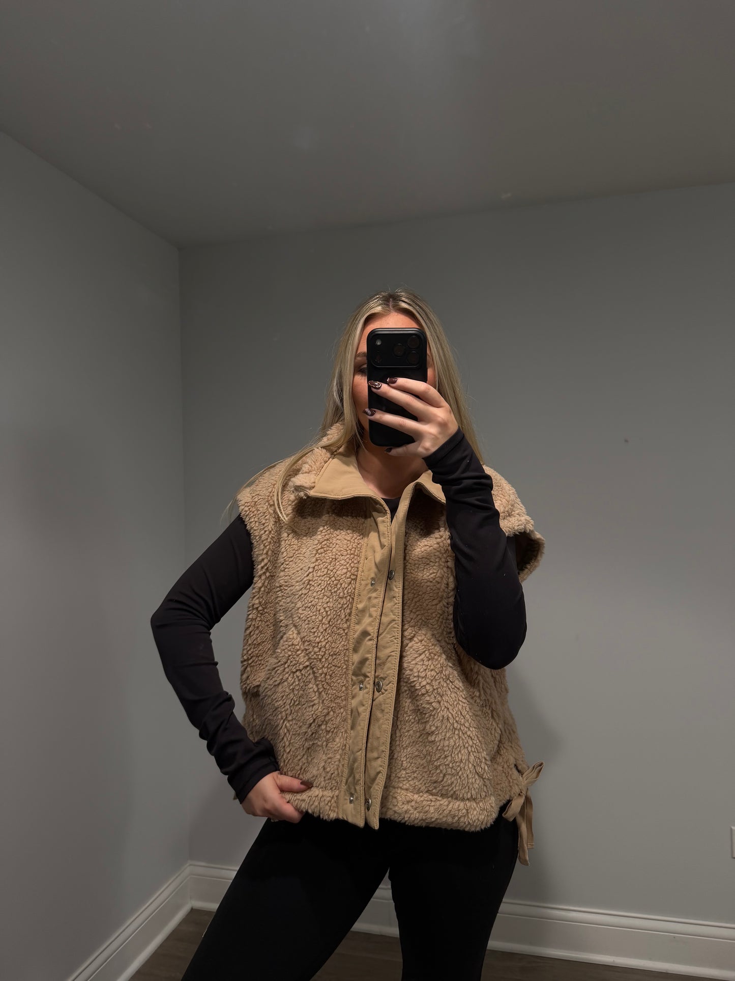 Dorothy Vest Sherpa Bow - Tan