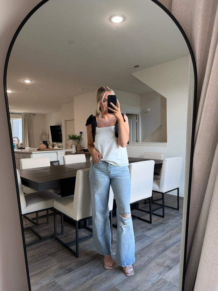 Violett High Rise Jeans - Slightly Distressed