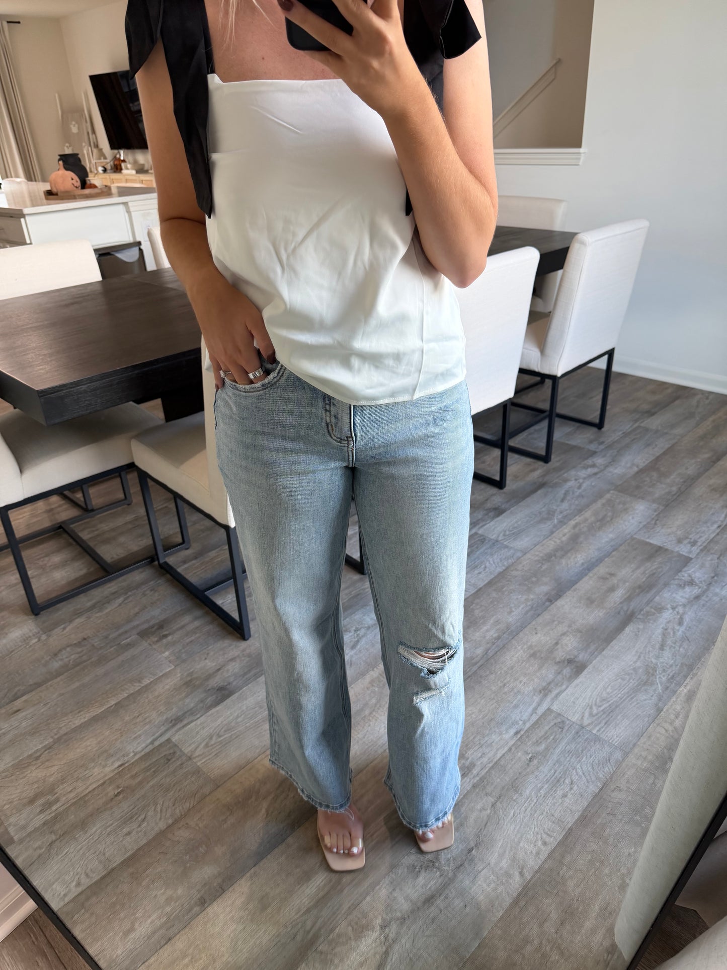 Violett High Rise Jeans - Slightly Distressed
