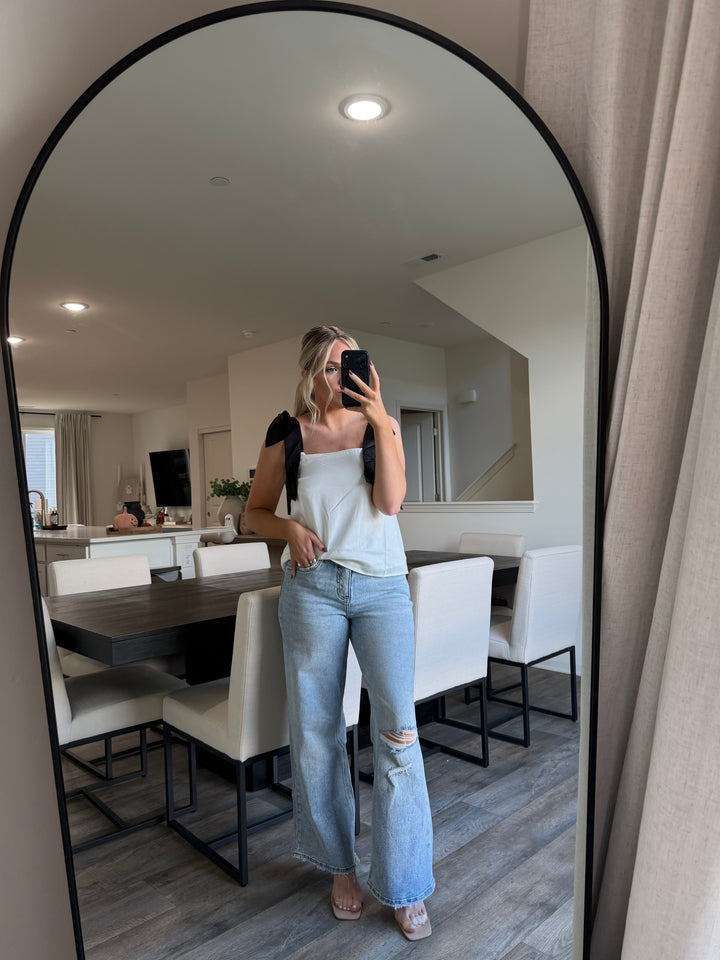 Violett High Rise Jeans - Slightly Distressed