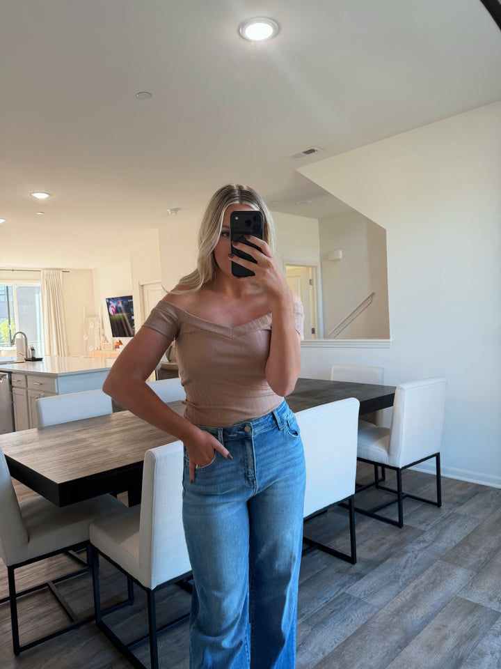 Dahlia Shoulder Knit Top- Carmel