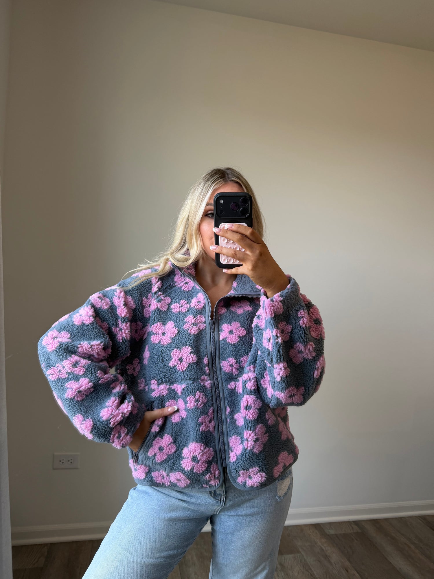 Sweaters & Jackets mobile