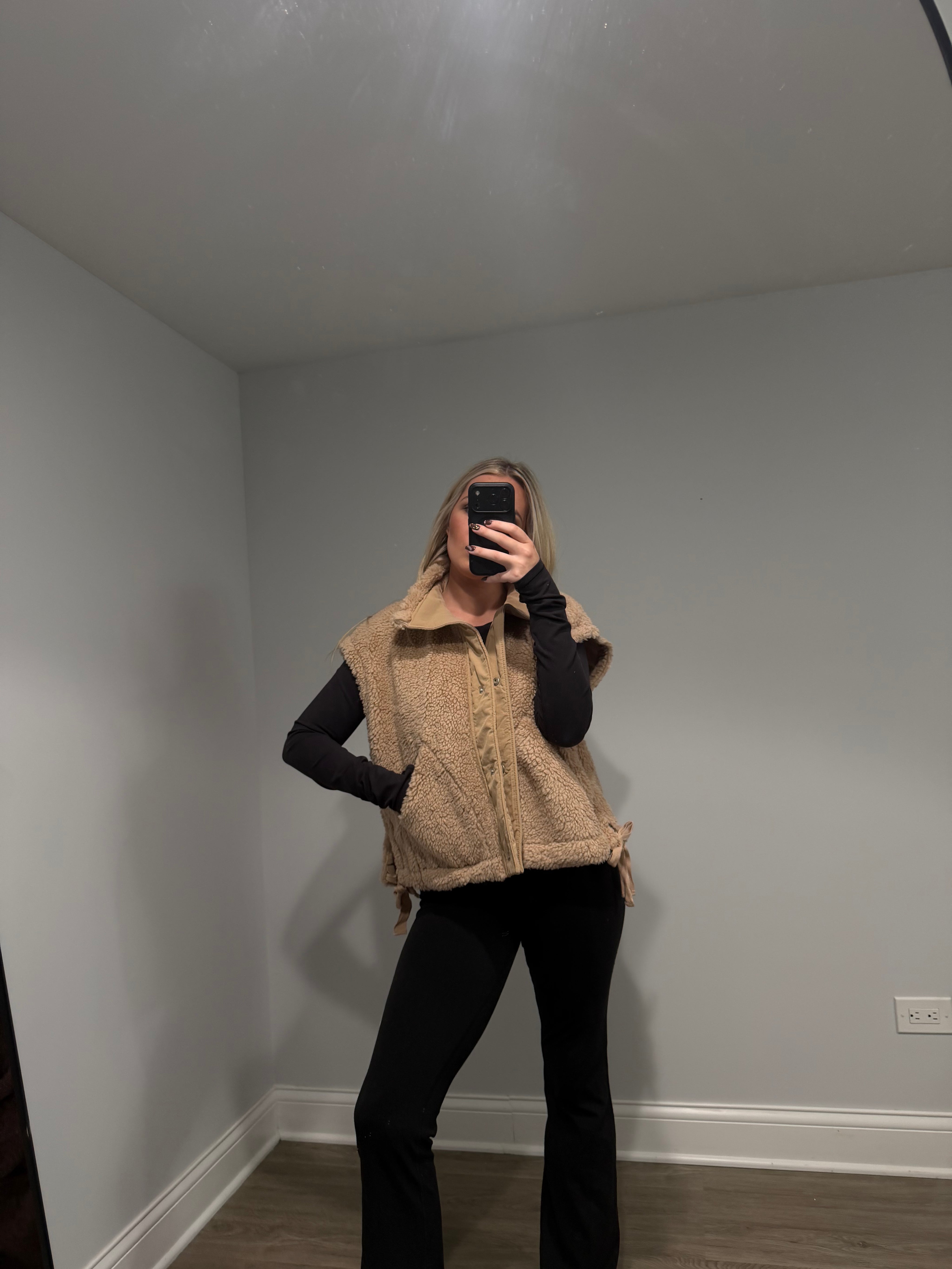 Dorothy Vest Sherpa Bow - Tan