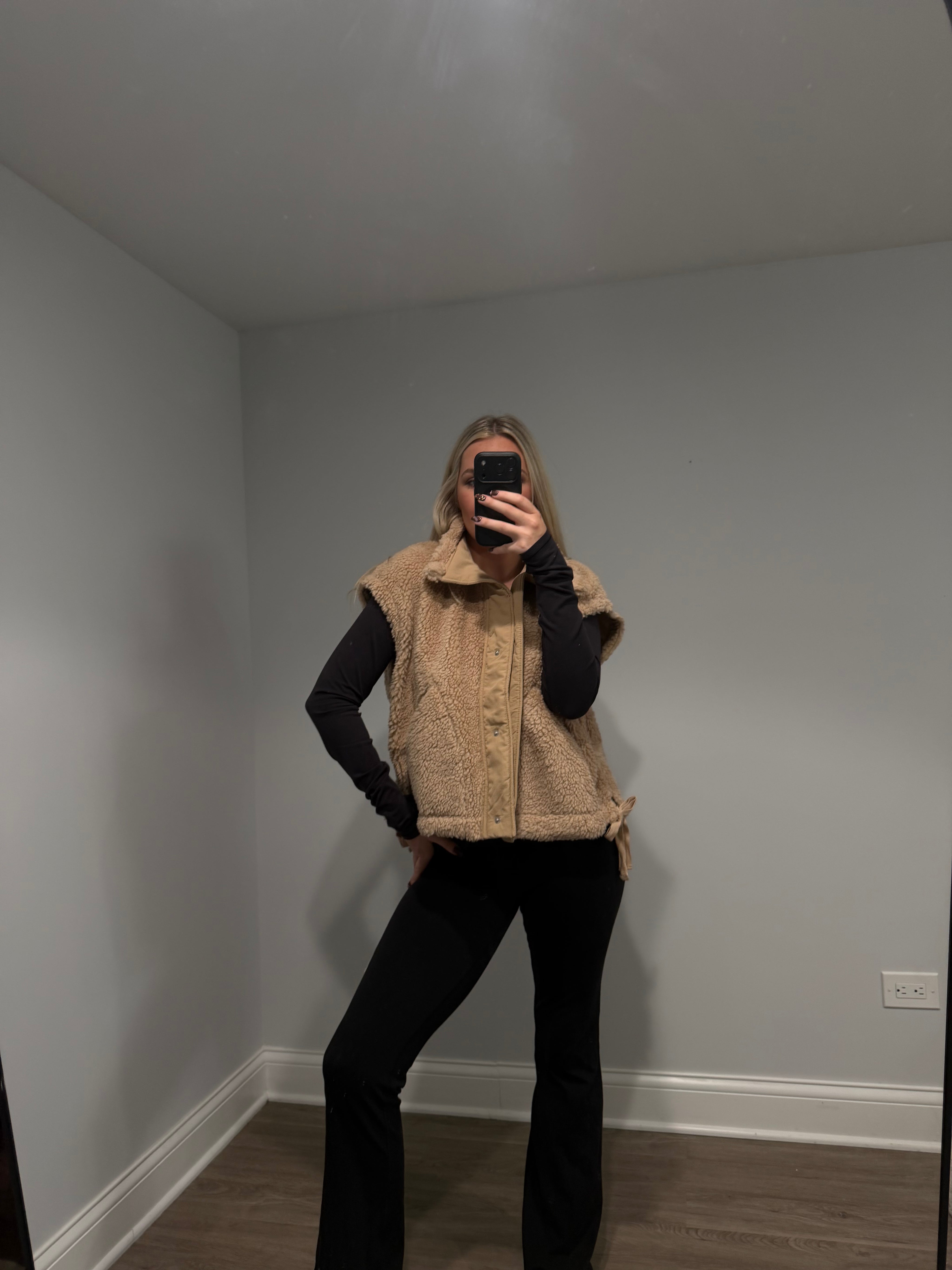 Dorothy Vest Sherpa Bow - Tan